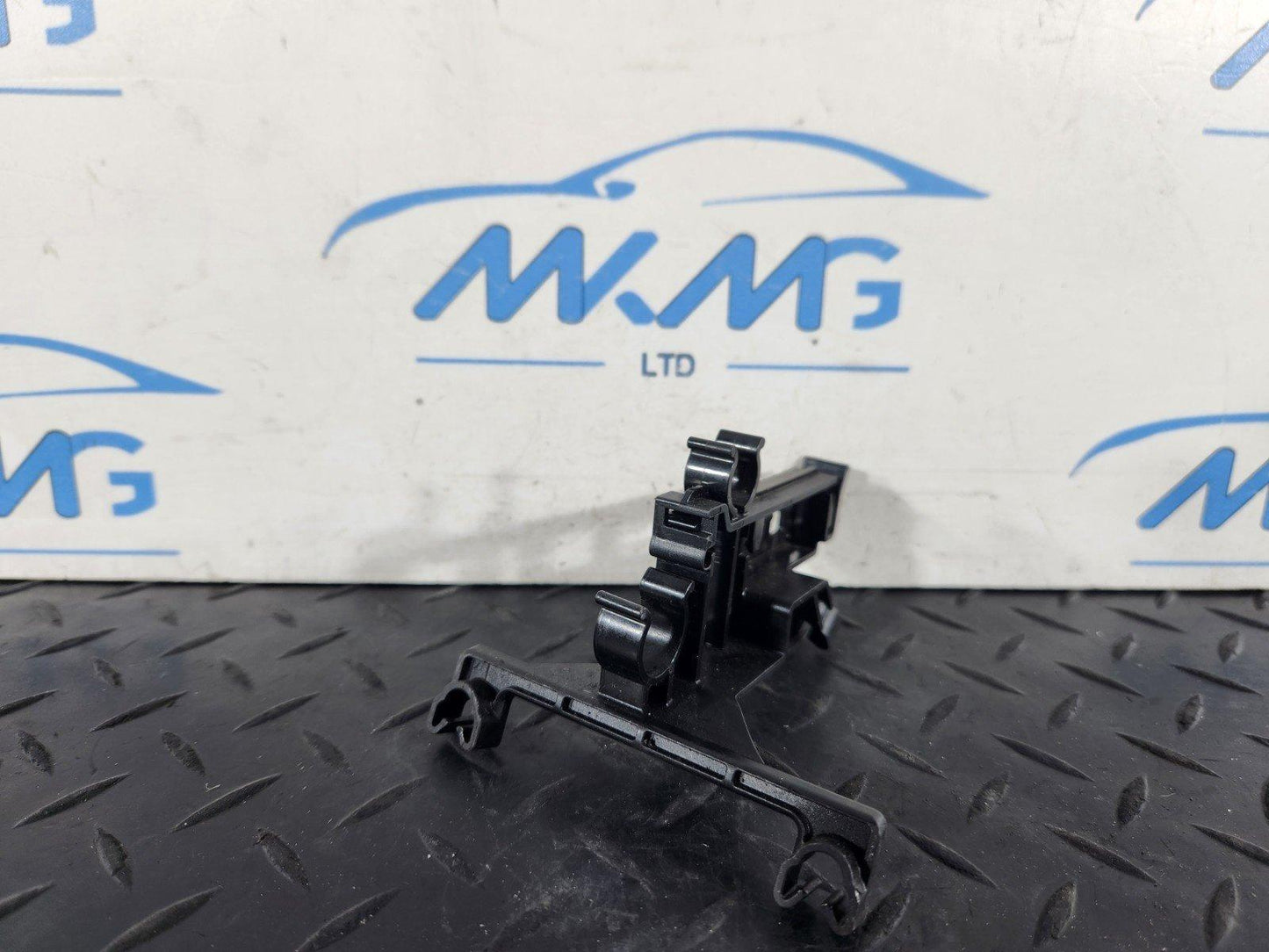 15-18 AUDI A7 4G GENUINE WIRE MOUNT BRACKET 059971504J