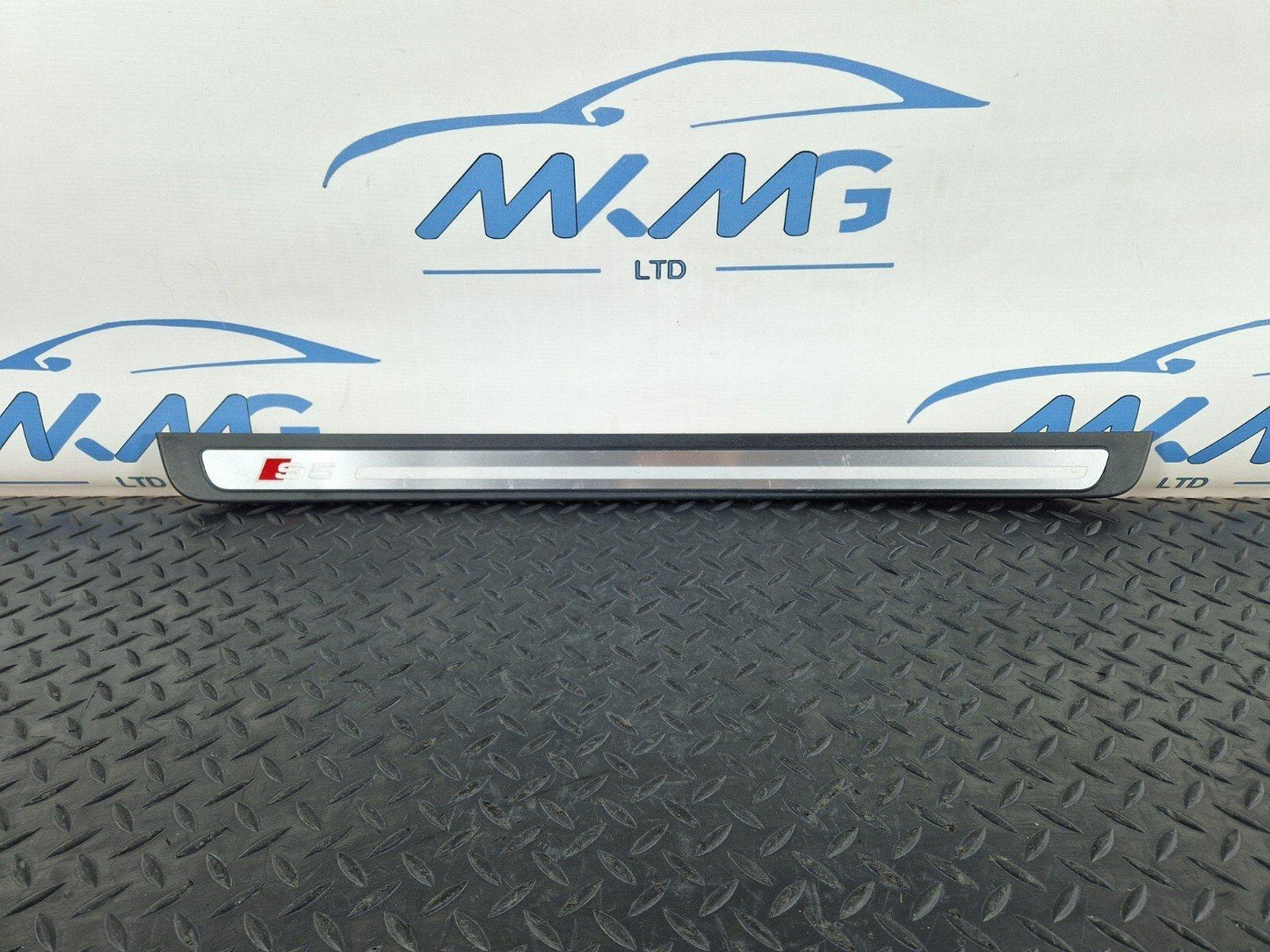 12-17 AUDI S5 CONVERTIBLE FRONT RIGHT SIDE O/S INNER DOOR SILL TRIM 8T0853374