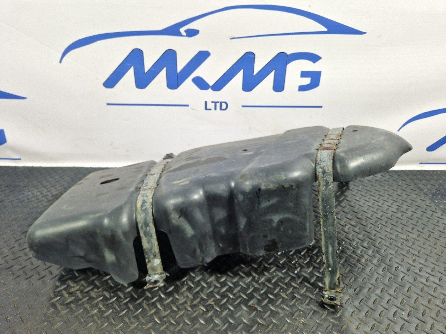 10-18 VW TOUAREG 7P 3.0TDI FUEL TANK UNDER TRAY SPLASH GUARD COVER 7L0201974