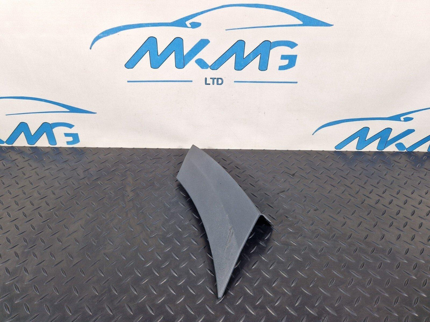 18-ON MERCEDES BENZ SPRINTER W907 FRONT RIGHT WHEEL ARCH TRIM A9106900100