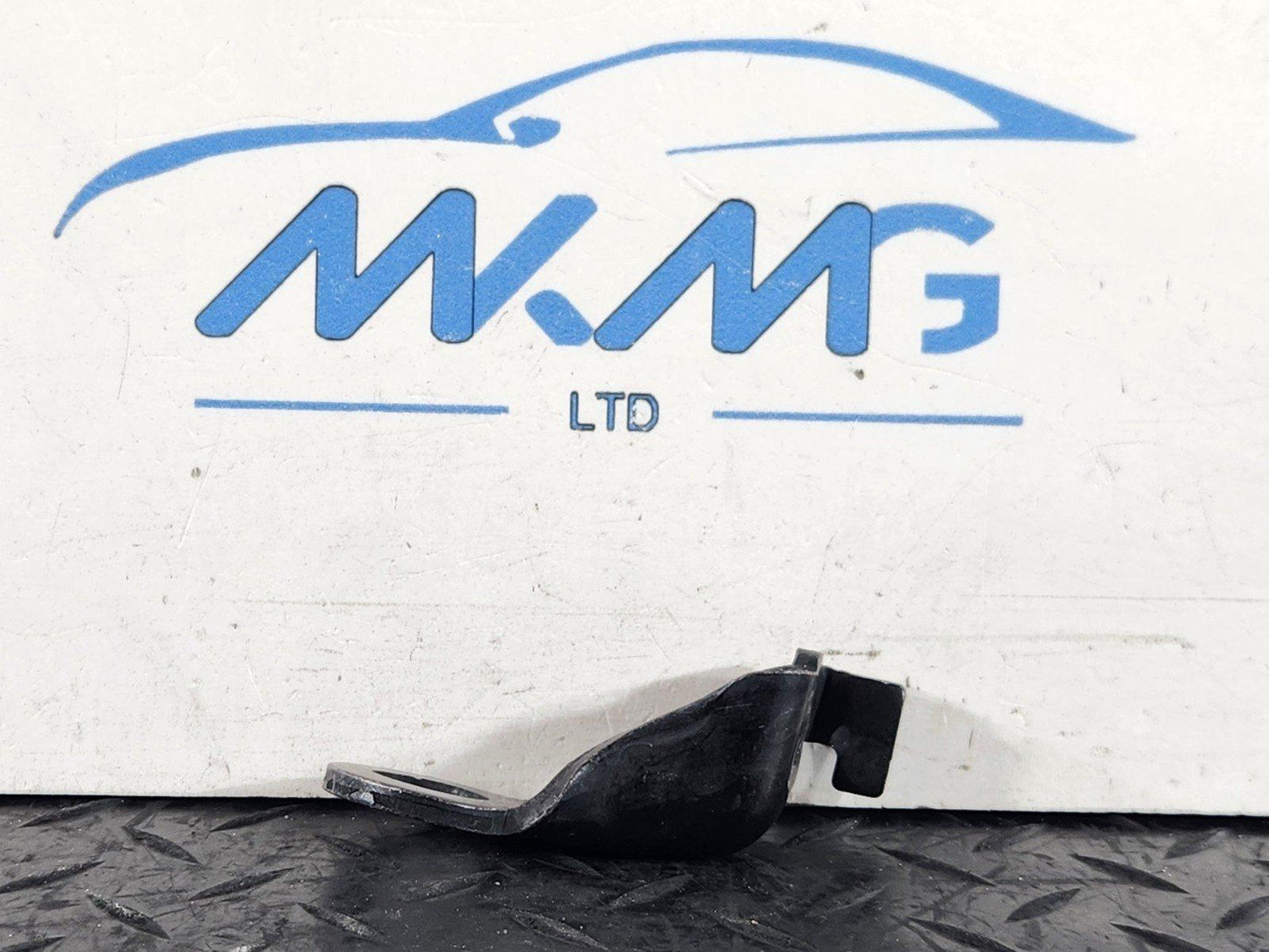 16-20 AUDI Q7 4M GENUINE REAR RIGHT ENGINE TRANSPORTATION SHACKLE LUG 059103390E