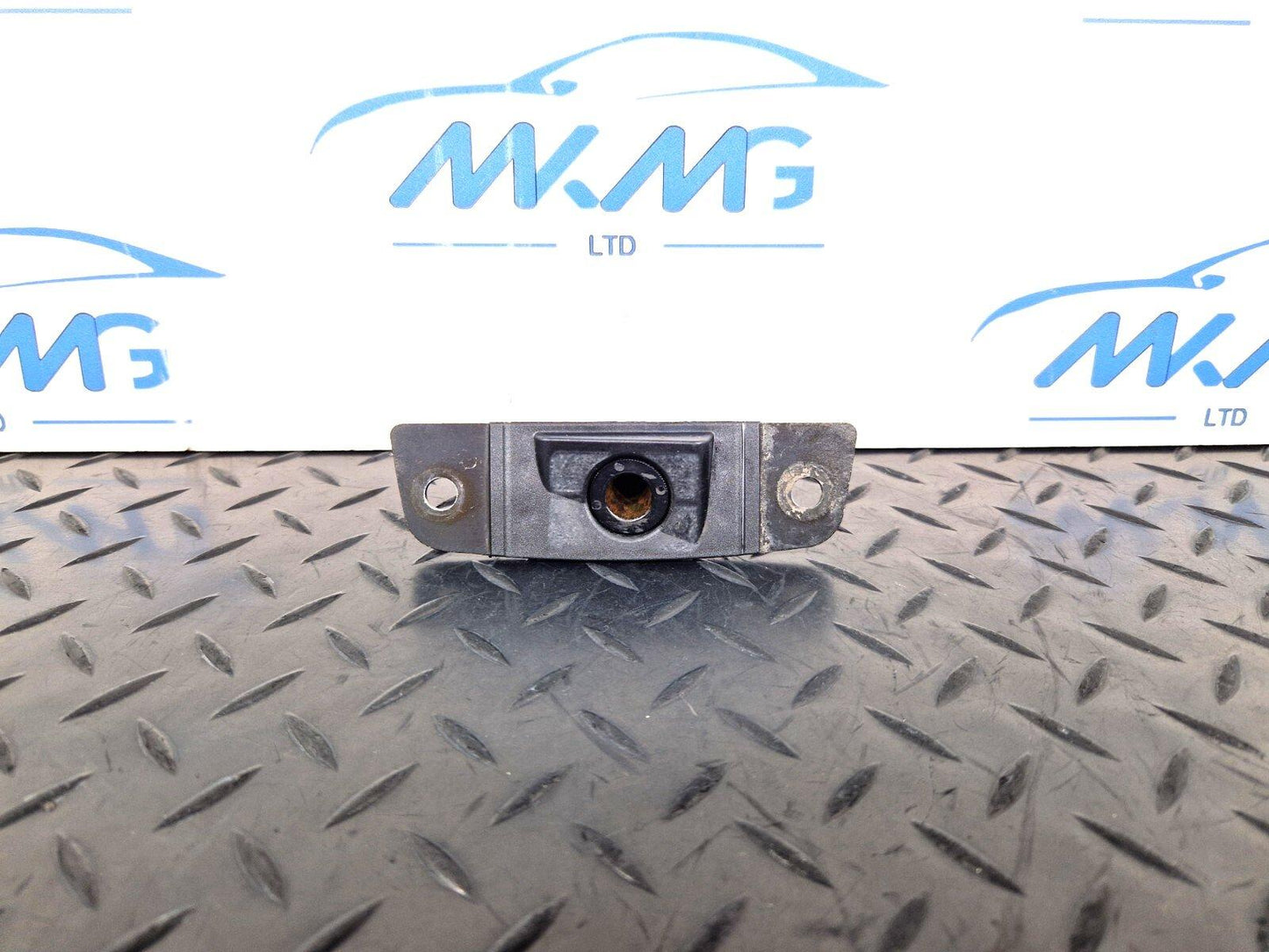 14-23 MERCEDES BENZ VITO W447 OEM LEFT LOWER WEDGE-TYPE STOP A6397661100
