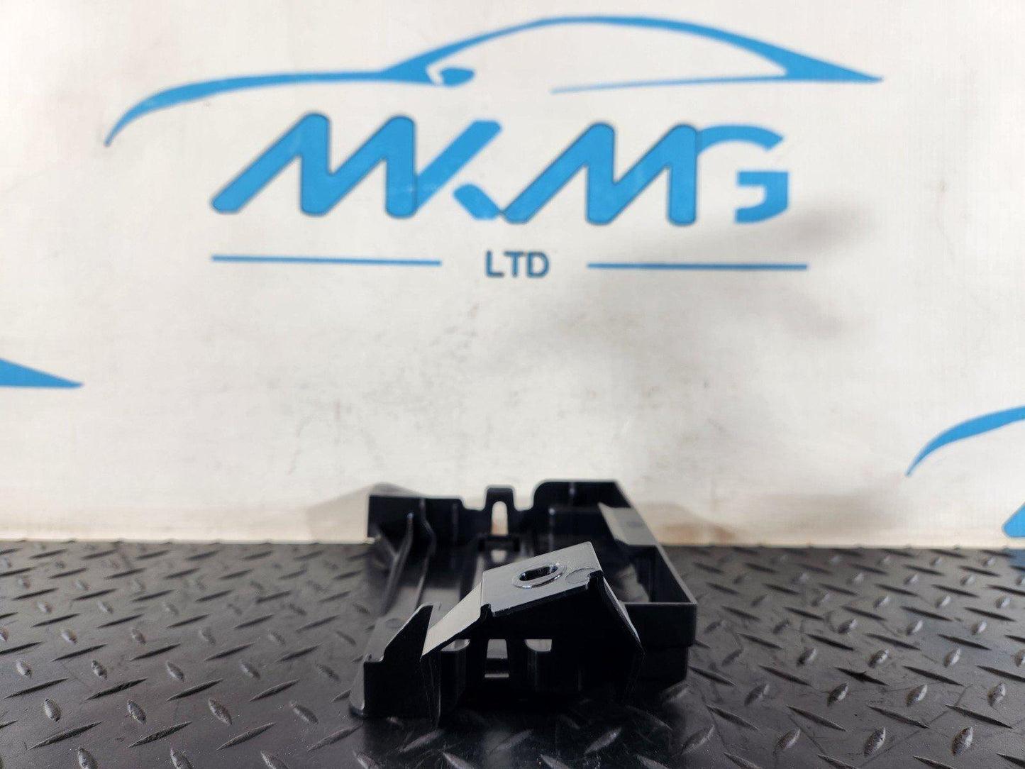 16-20 AUDI Q7 4M GENUINE POWER SEAT CONTROL MODULE BRACKET 4M0907911