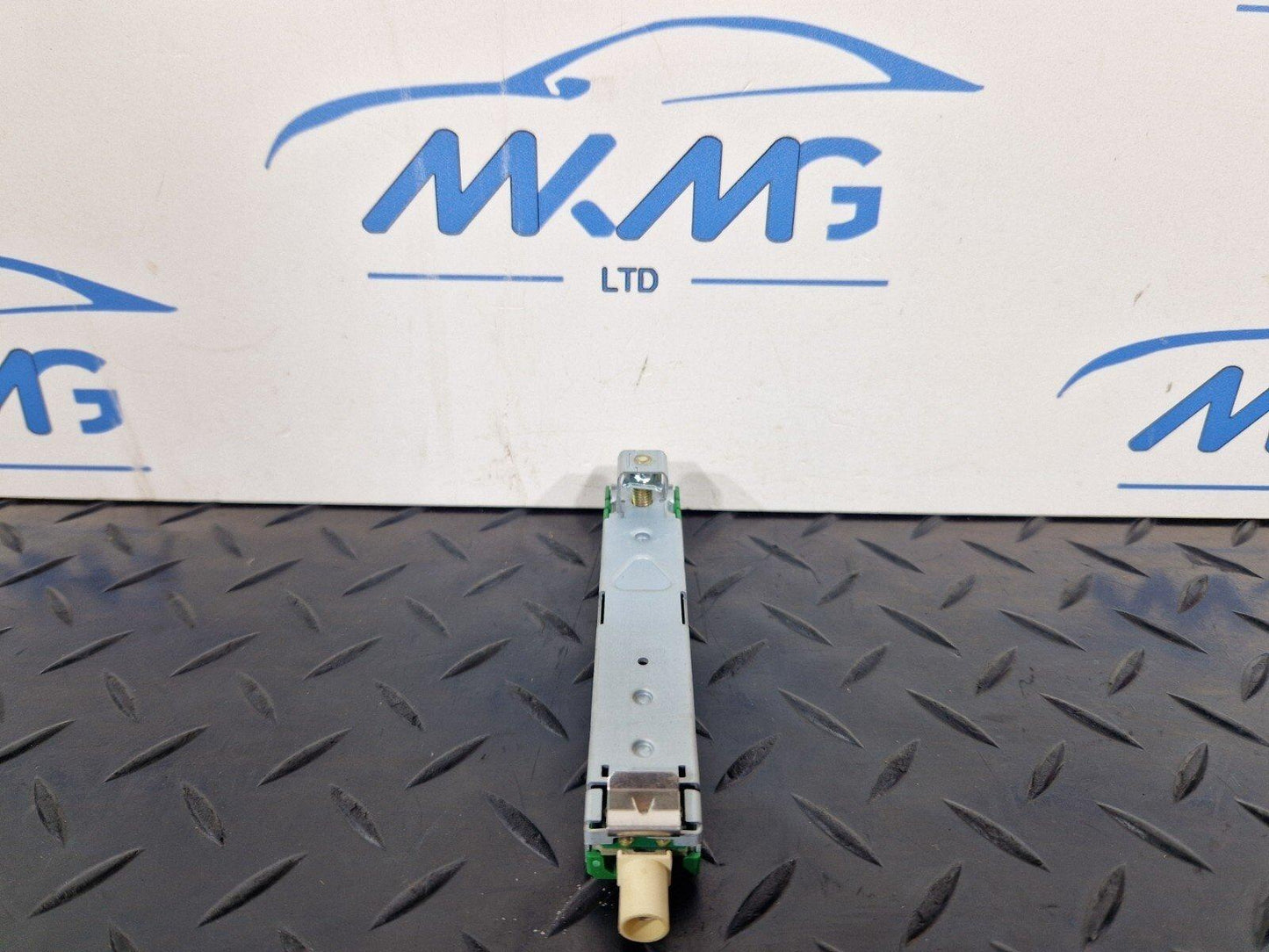 16-23 AUDI S5 COUPE GENUINE ANTENNA AMPLIFIER BOOSTER 8W6035225