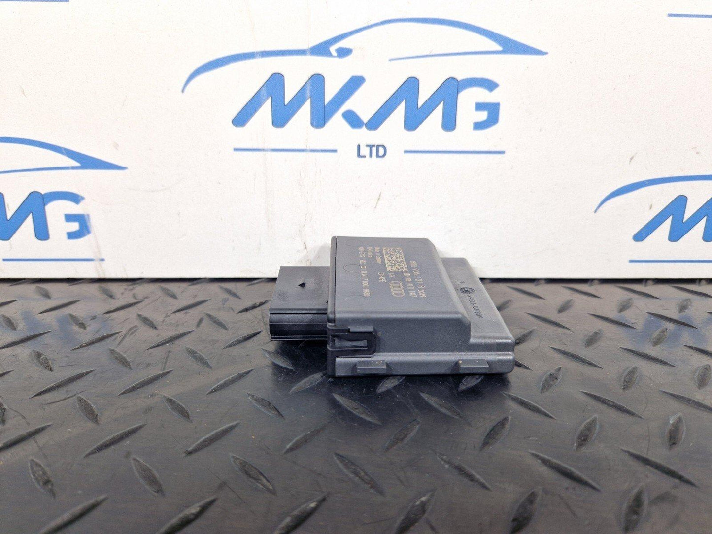 16-19 AUDI A4 B9 OEM FUEL PUMP CONTROL MODULE 8W0906121B