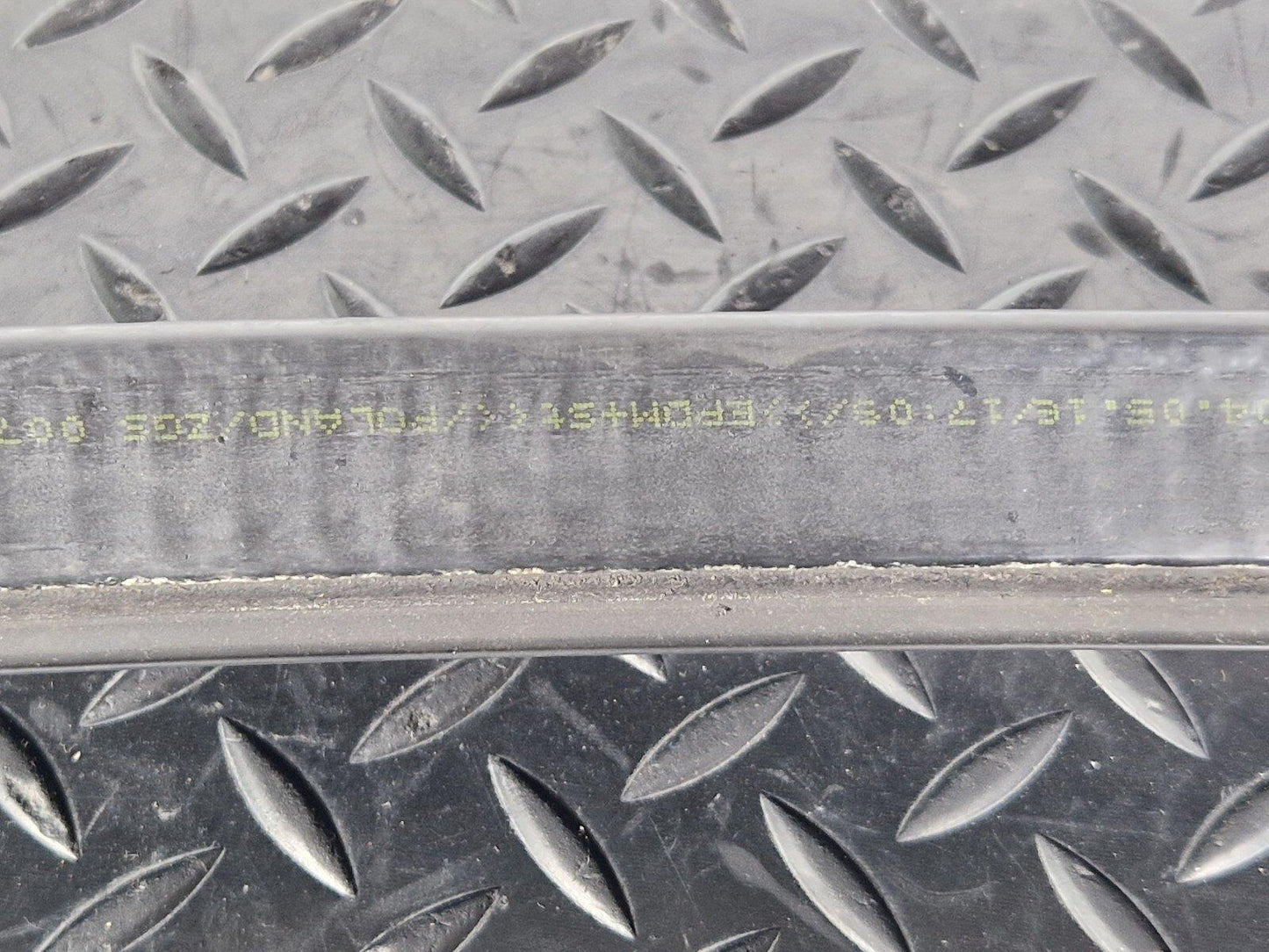 14-23 MERCEDES BENZ VITO W447  BONNET RUBBER SEAL GASKET A4478310042