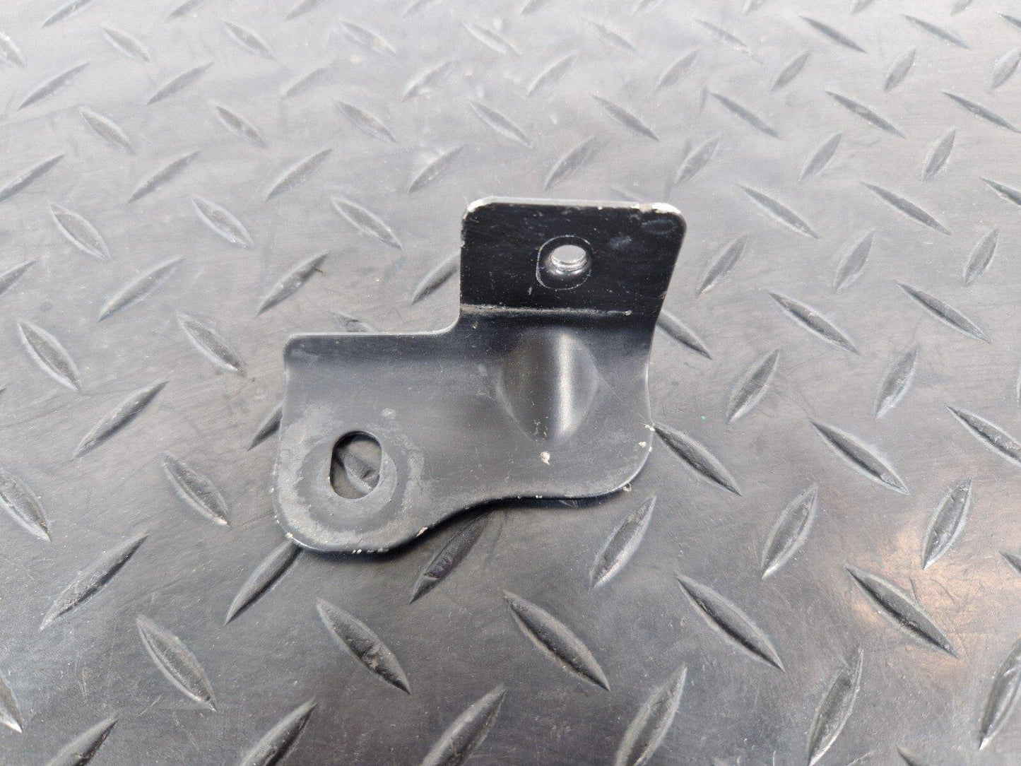 18-ON MERCEDES SPRINTER W907 W910 FRONT LEFT WING HOLDER BRACKET A9108811300
