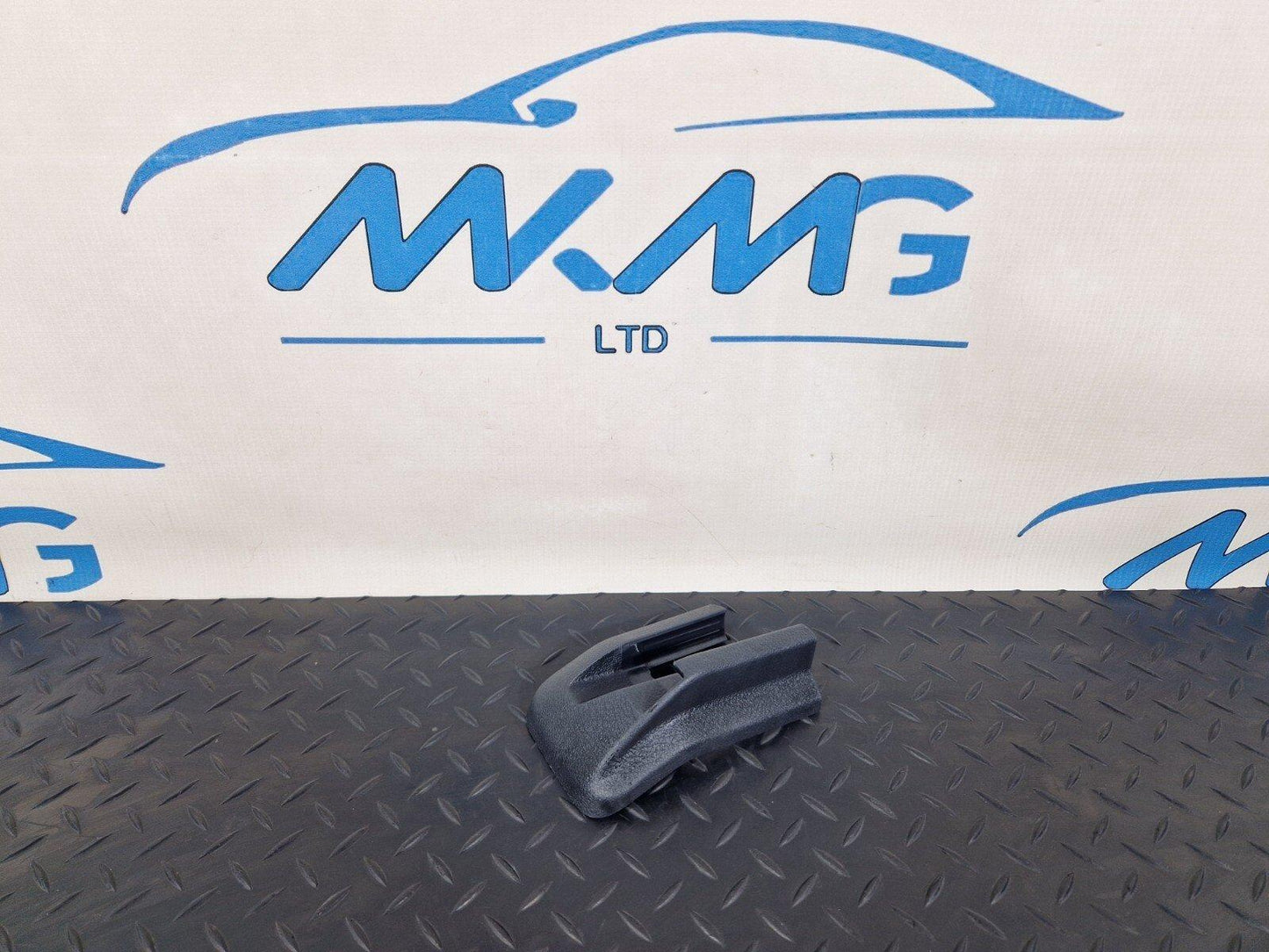 19-ON MERCEDES BENZ CLA C118 FRONT LEFT SEAT GUIDE RAIL COVER TRIM A1779193500