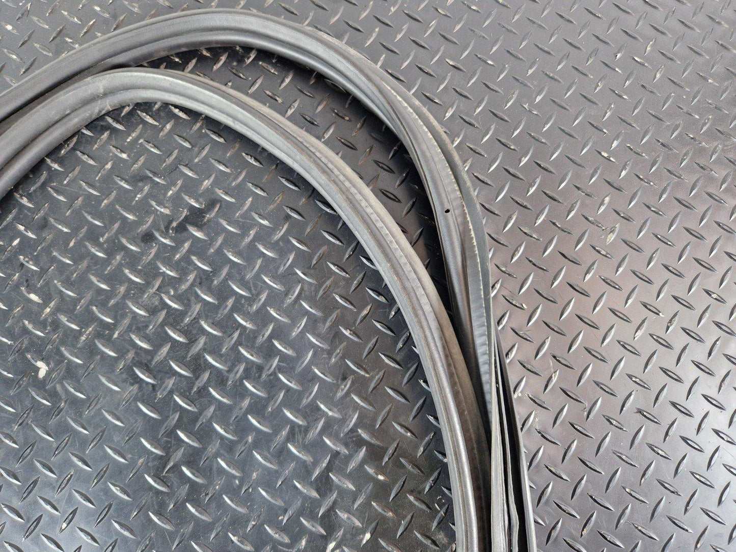 Mercedes-Benz    Unknown Part Type A1667400178