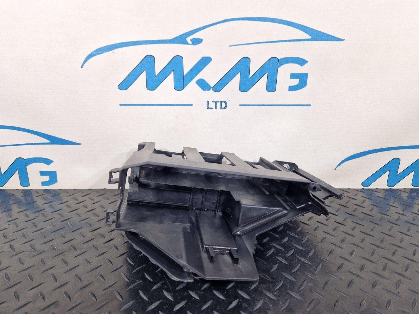 20-24 BMW 1 SERIES F40 GENUINE ENGINE CONTROL UNIT ECU HOLDER BRACKET 8581370