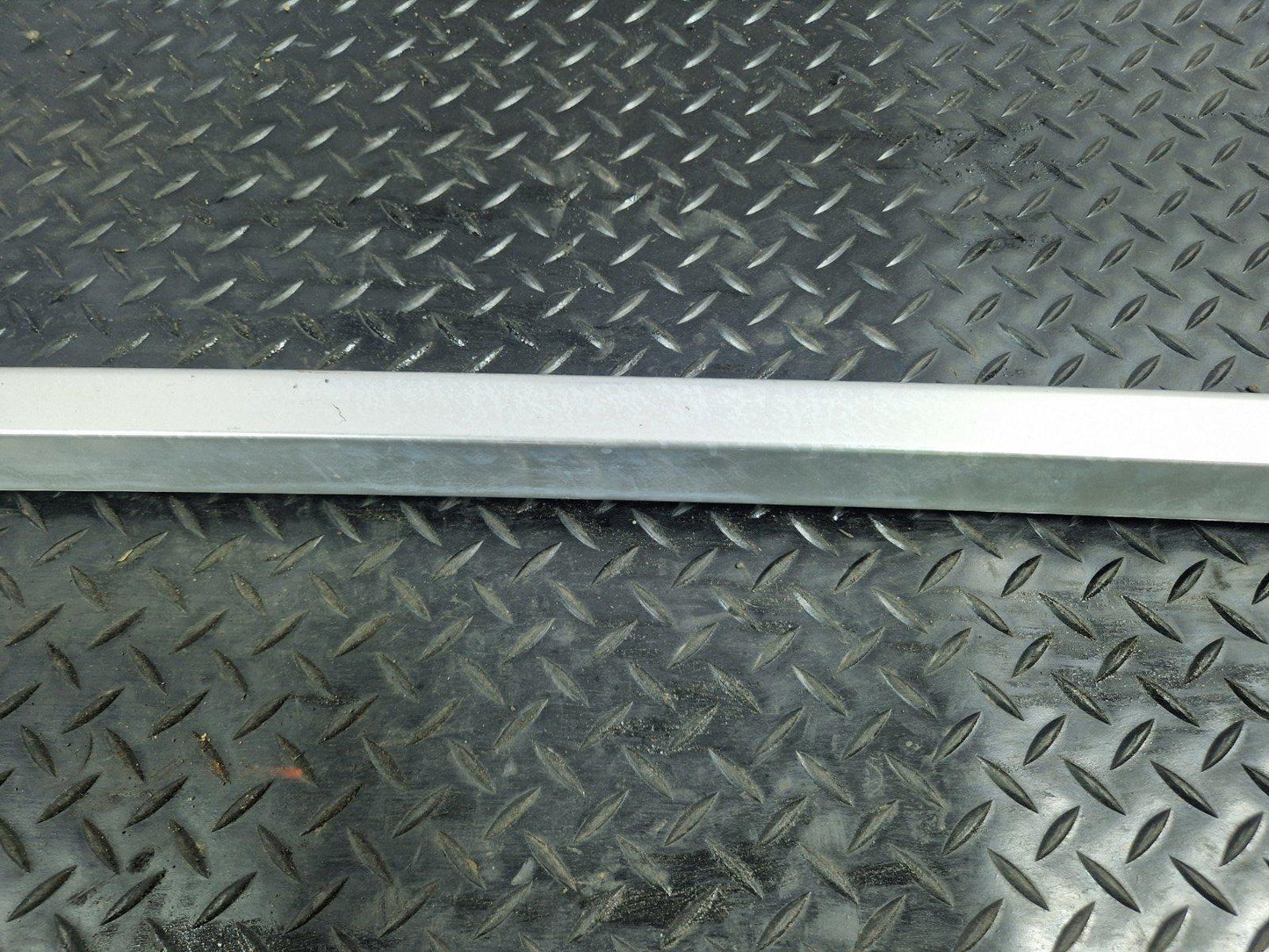 10-18 VW TOUAREG 7P GENUINE LEFT PASSENGER SIDE CHROME ROOF RAIL RACK 7P6860043B