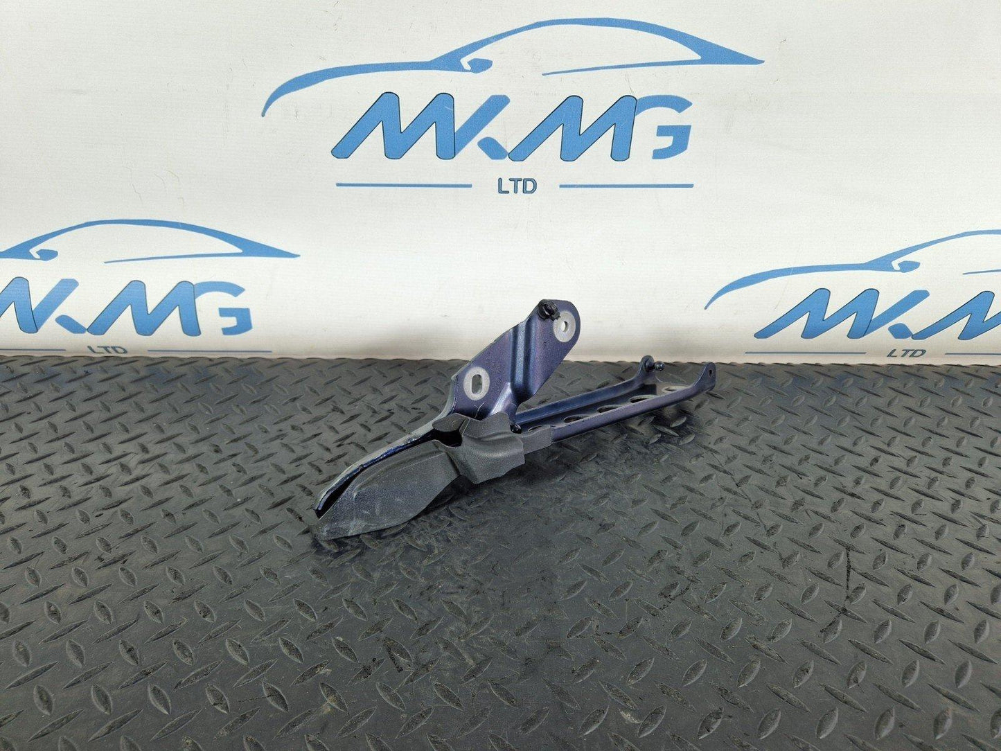 10-17 AUDI A8 4H FRONT RIGHT O/S BONNET HOOD HINGE IN BLUE 4H0823302D