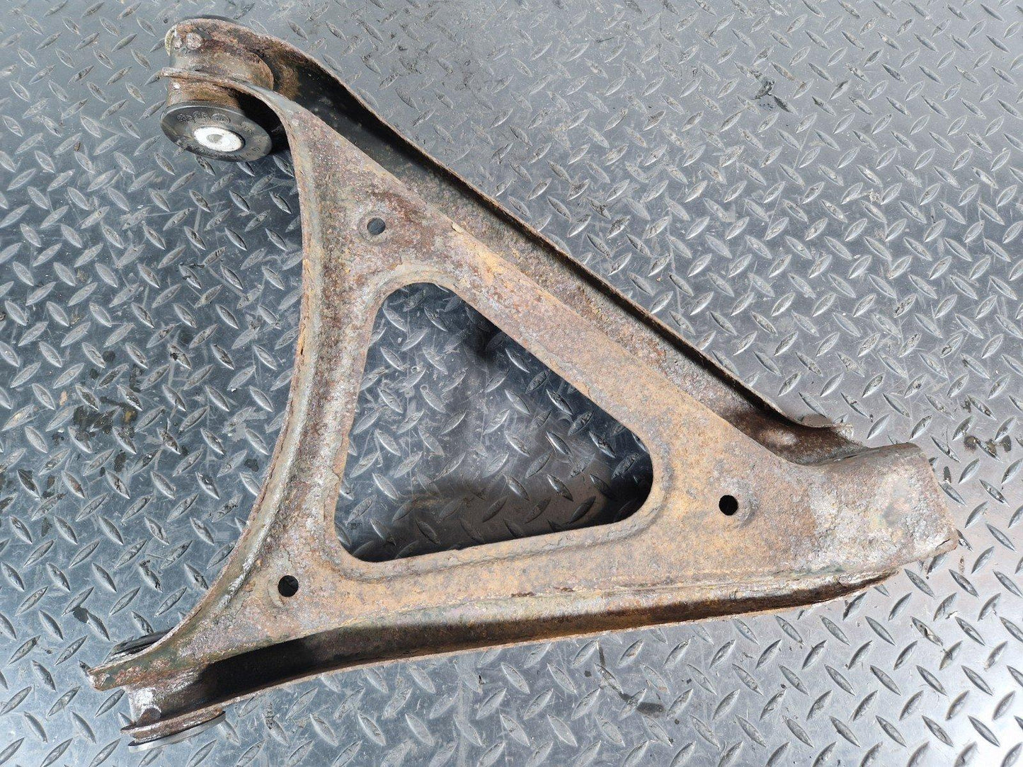 10-18 VW TOUAREG 7P OEM REAR LEFT PASSENGER N/S/R CONTROL ARM 7L0505351AA