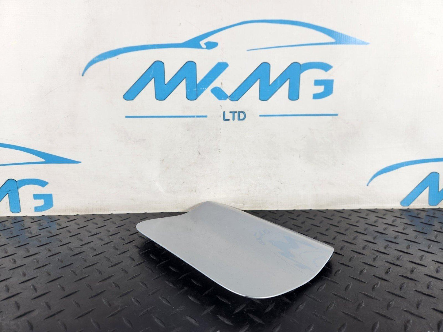 16-22 BMW X1 F48 FUEL TANK FILLER FLAP COVER IN SILVER 7359631