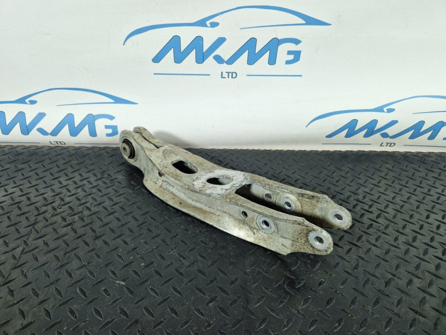 16-19 AUDI A4 B9 GENUINE OEM REAR LOWER CONTROL ARM FITS LEFT & RIGHT 8W0505311H