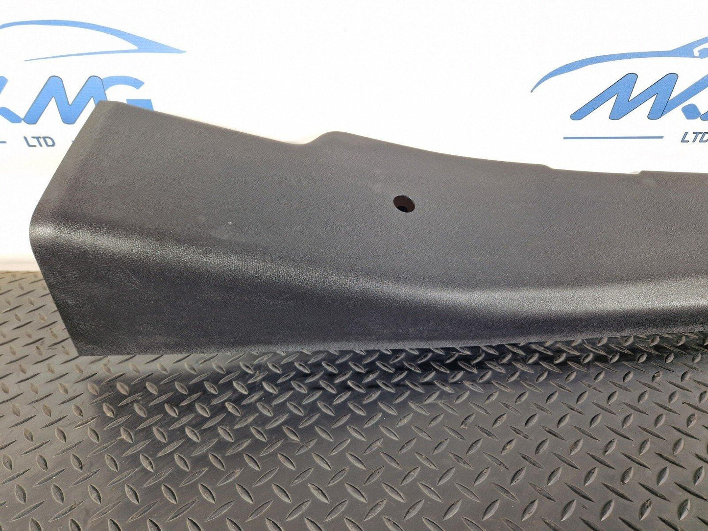 18-ON MERCEDES BENZ SPRINTER W907 LEFT SIDE B PILLAR TRIM COVER A9076903200