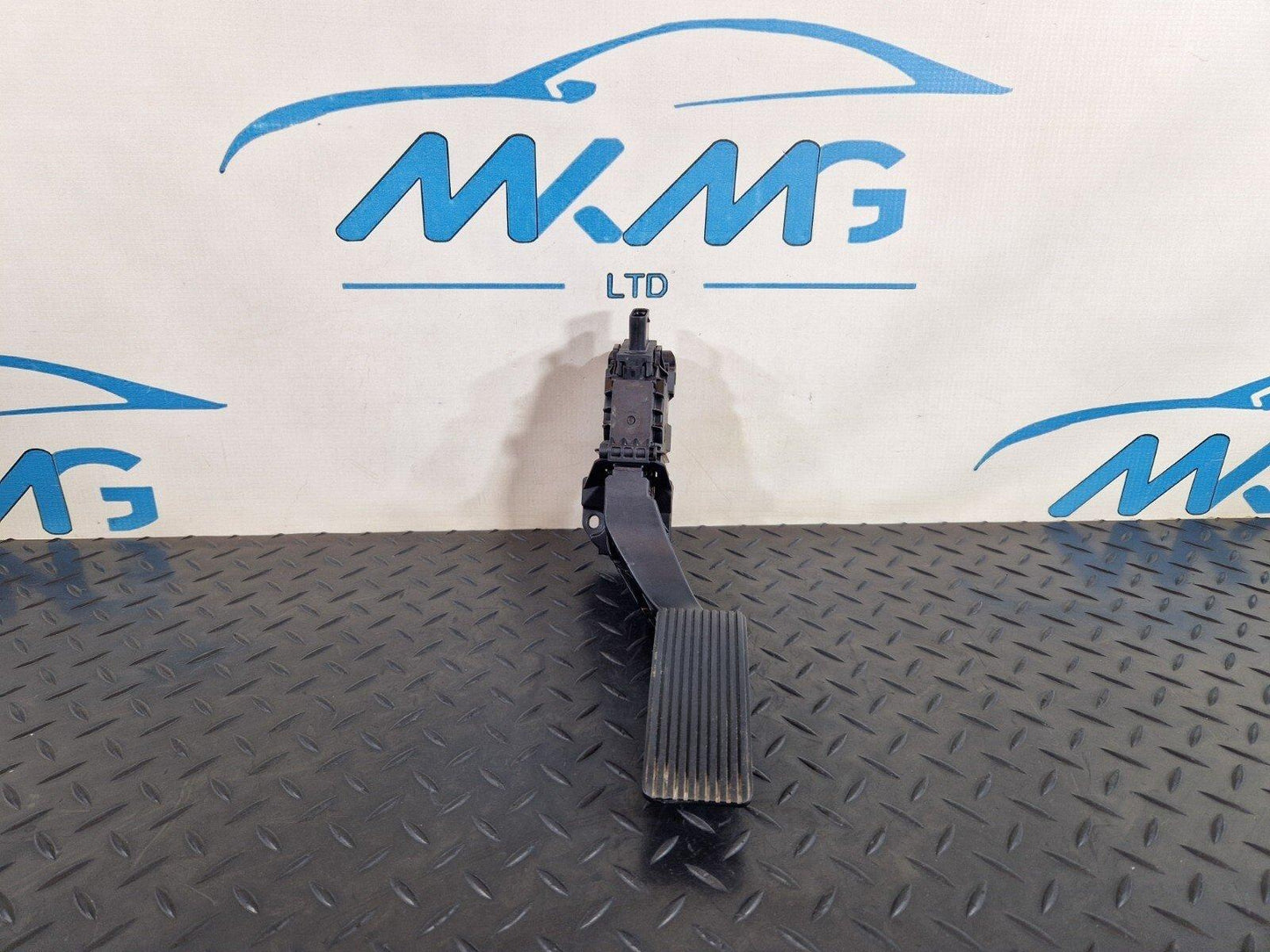 18-ON MERCEDES BENZ A CLASS W177 GENUINE ACCELERATOR THROTTLE PEDAL A1773002000