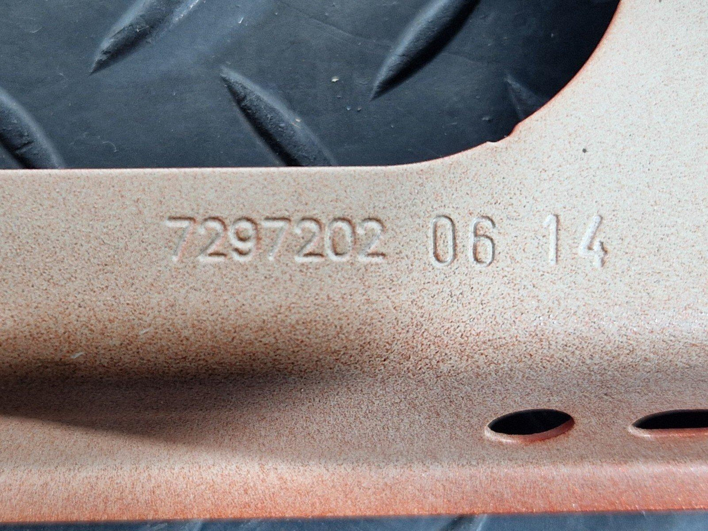 BMW 2 SERIES GRAN TOURER F45 F46 FRONT RIGHT FENDER SUPPORT BRACKET 7297202