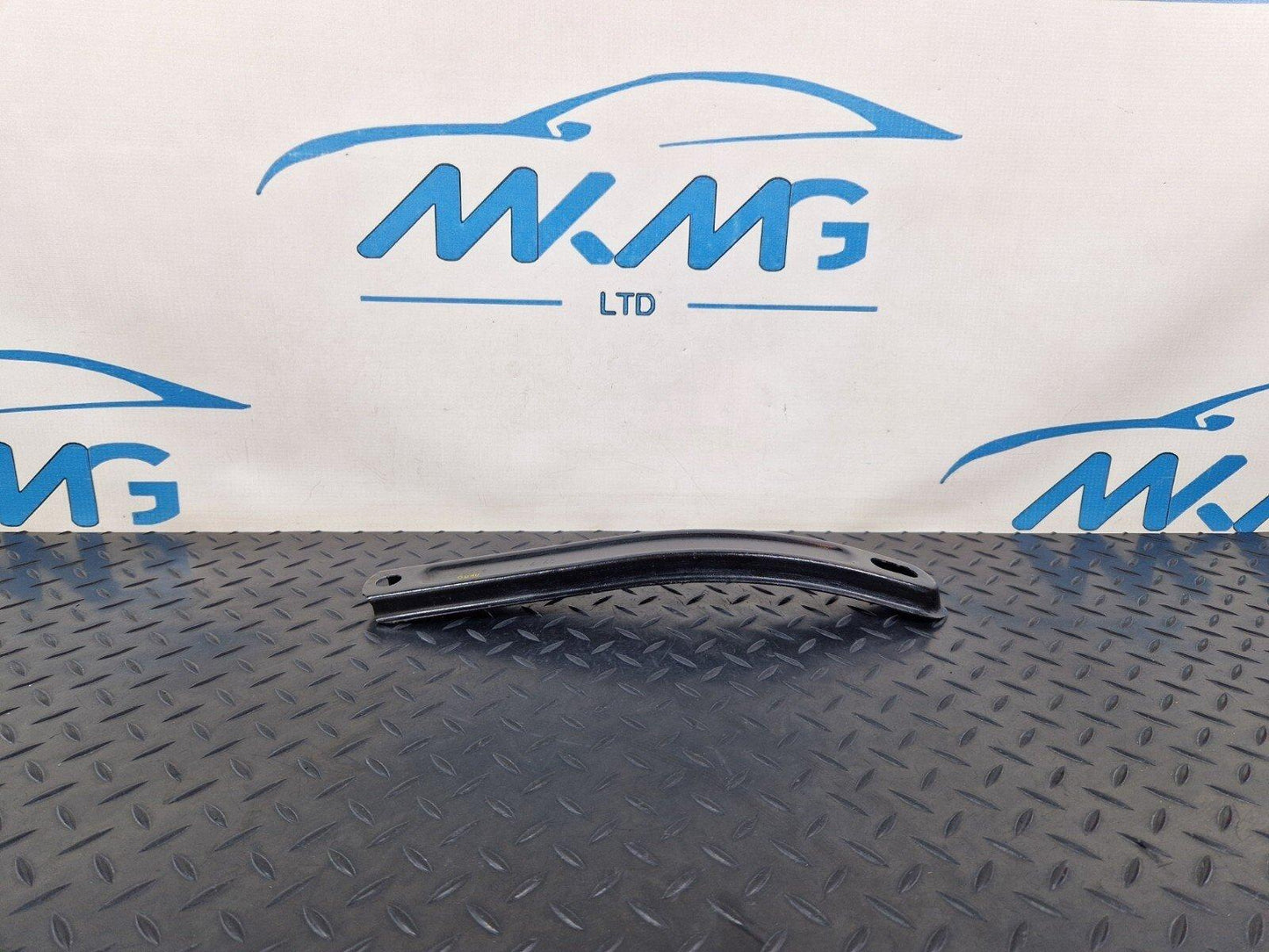 14-21 MERCEDES BENZ C220d W205 FRONT AXLE CARRIER BRACING BRACKET A2056282000