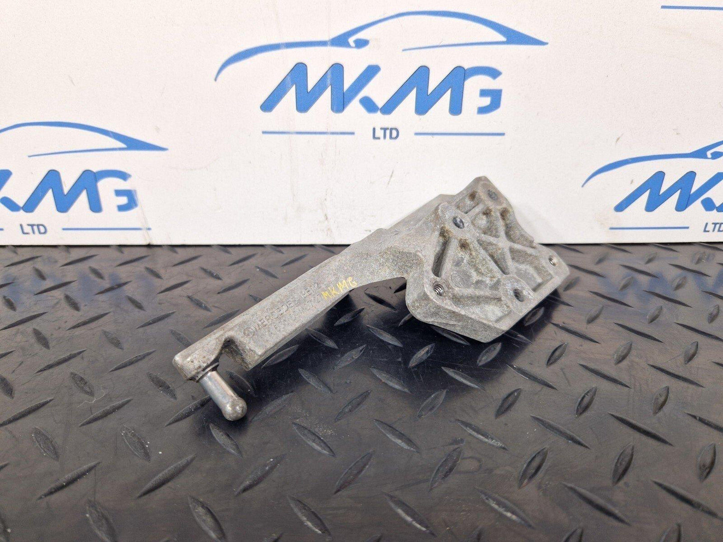 14-21 MERCEDES BENZ C220D W205 OEM AIR FILTER HOUSING MOUNT BRACKET A6510940727