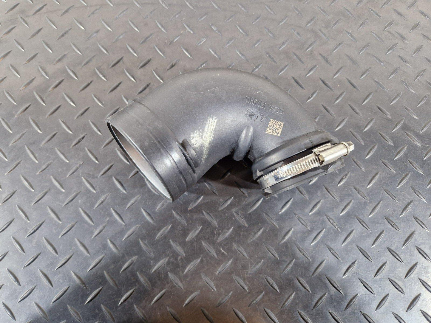 18-ON MERCEDES BENZ A CLASS W177 GENUINE OEM AIR INTAKE PIPE A6080900037