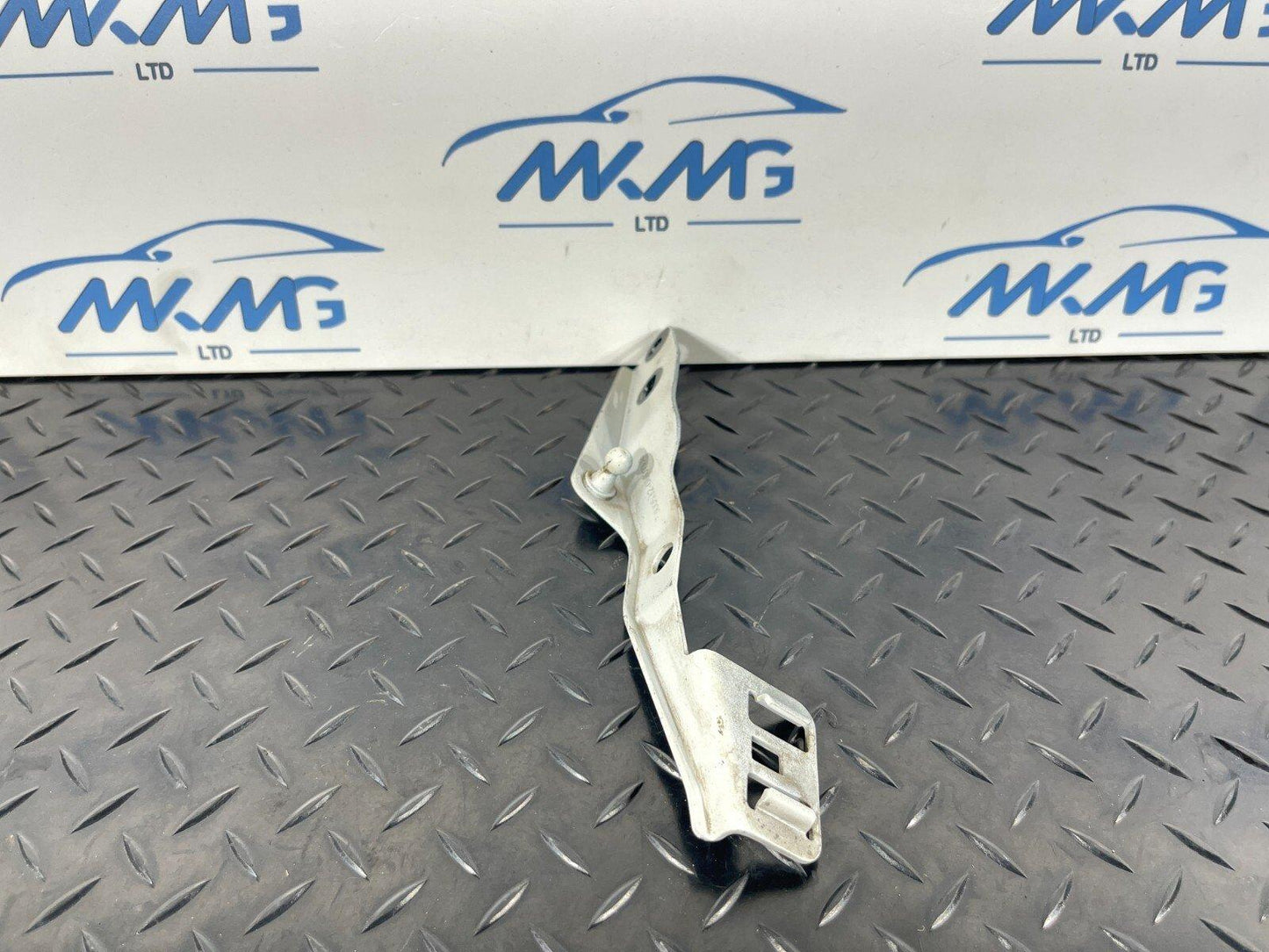 14-21 BMW 2 SERIES ACTIVE TOURER F45 DRIVER SIDE BONNET STRUT HOLDER 7300532