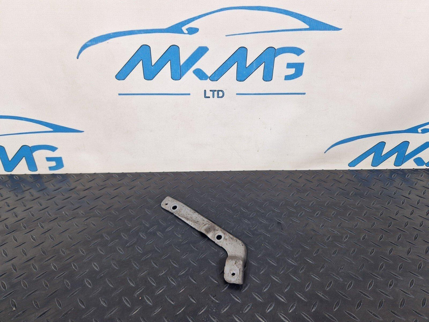18-ON MERCEDES SPRINTER W907 W910 STARTER MOUNT SUPPORT BRACKET A6511510040