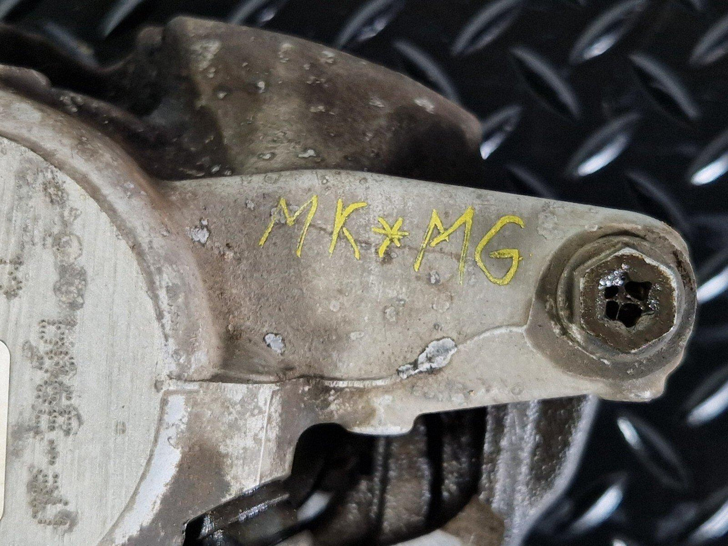 14-21 MERCEDES BENZ C200 W205 BRAKE CALIPER LEFT FRONT 2.0 PETROL 20503