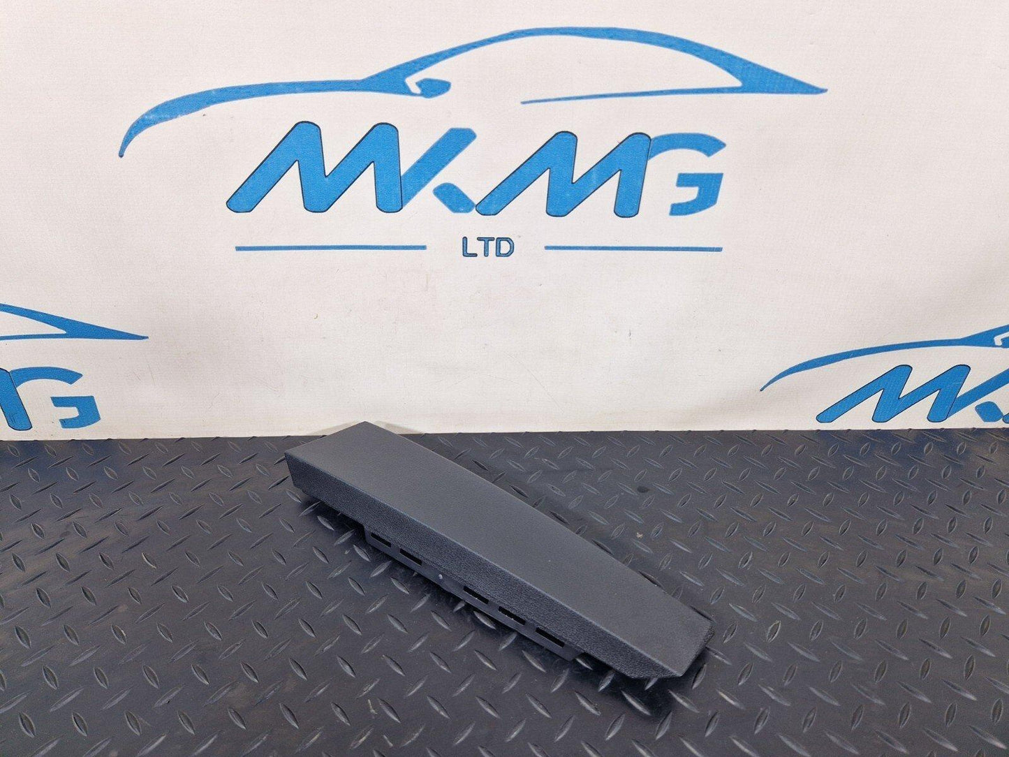 BMW 1 2 SERIES F40 F44 GLOVE BOX LOWER TRIM COVER 6994859