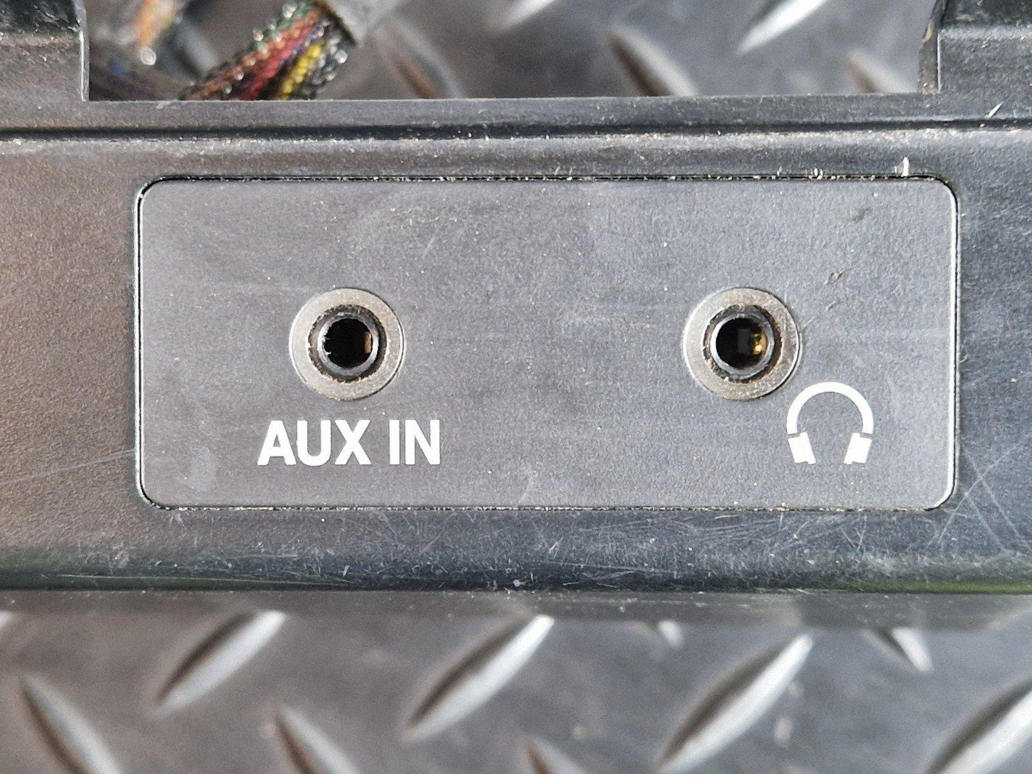 10-15 AUDI Q7 4L GENUINE MULTIMEDIA CONNECTION AUX HEADPHONE JACK 4L0863915B