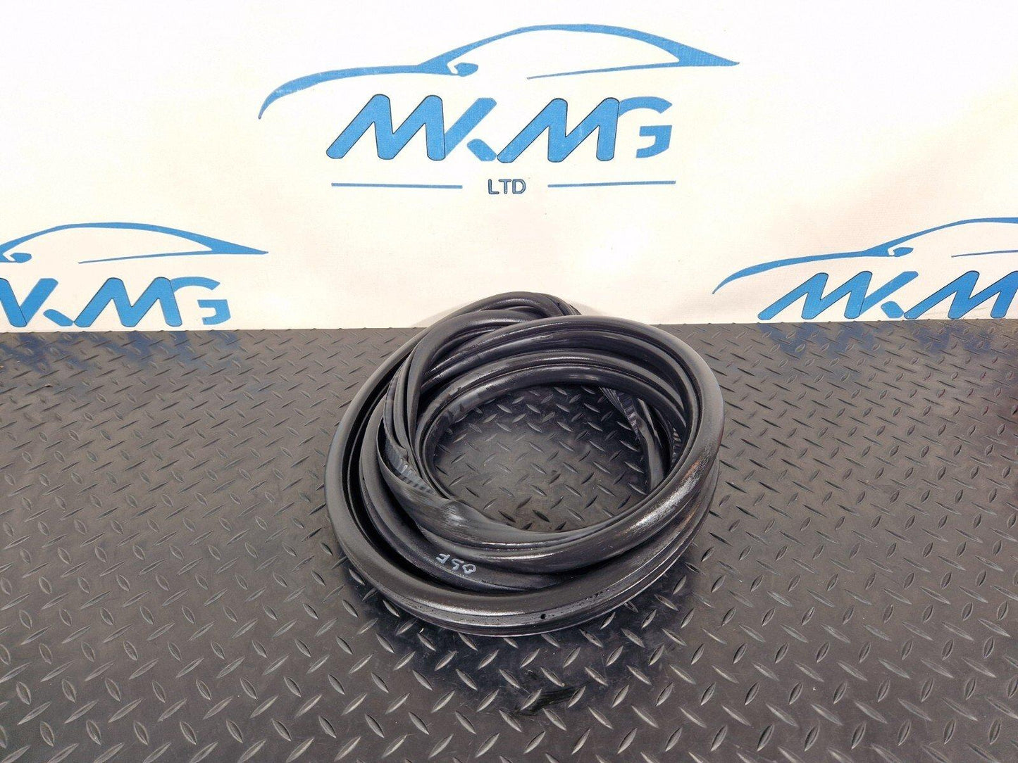 BMW 2 SERIES GRAN TOURER F45 F46 REAR TAILGATE BOOTLID RUBBER SEAL 7474443