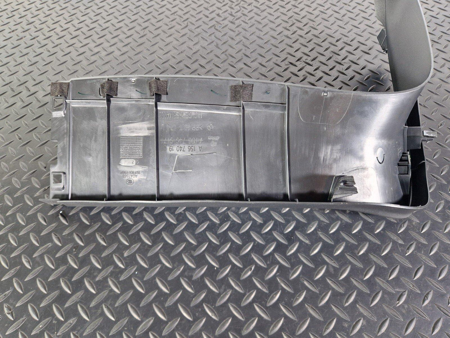 14-19 MERCEDES BENZ GLA X156 TAILGATE COVER TRIM LEFT A1567400171 A1567401900