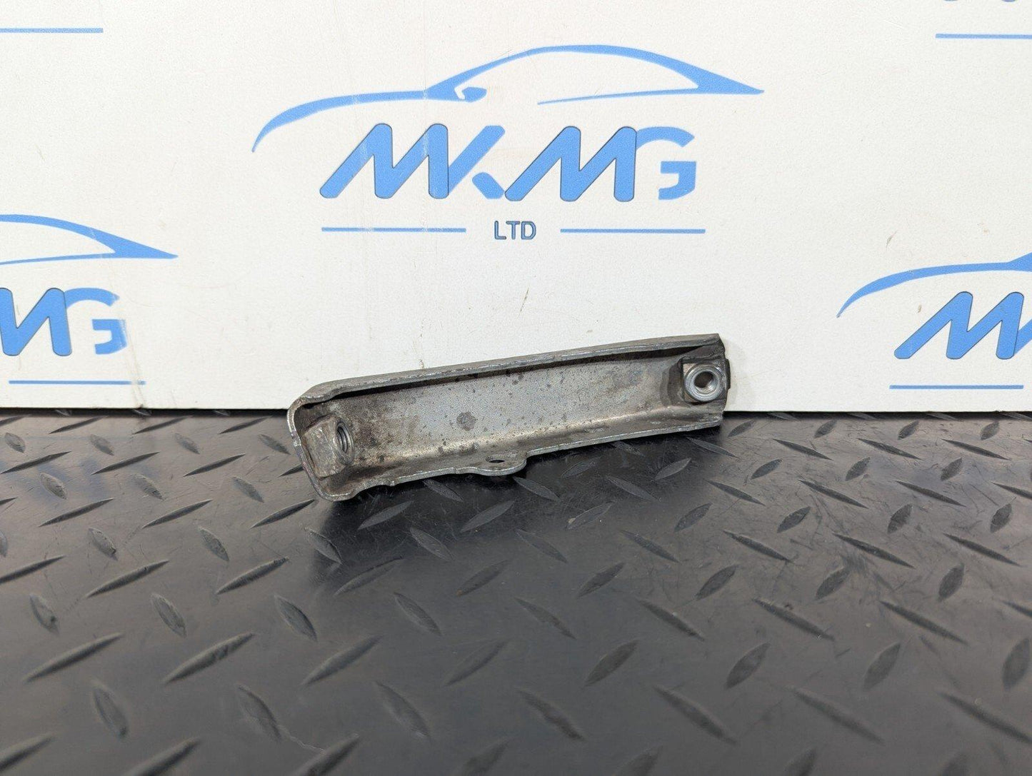 10-17 AUDI A8 4H GENUINE GEARBOX MOUNT BRACKET 4H0399404E