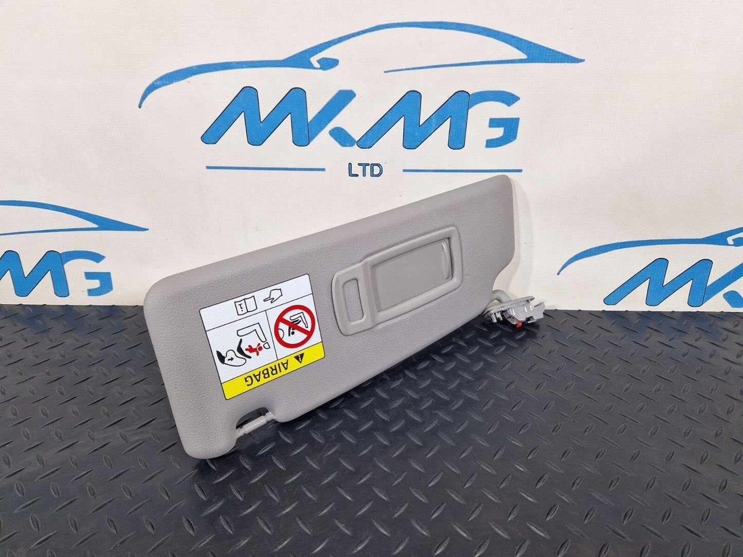 14-21 BMW 2 SERIES F45 F46 218i LEFT SUN VISOR COVER MIRROR 7402857