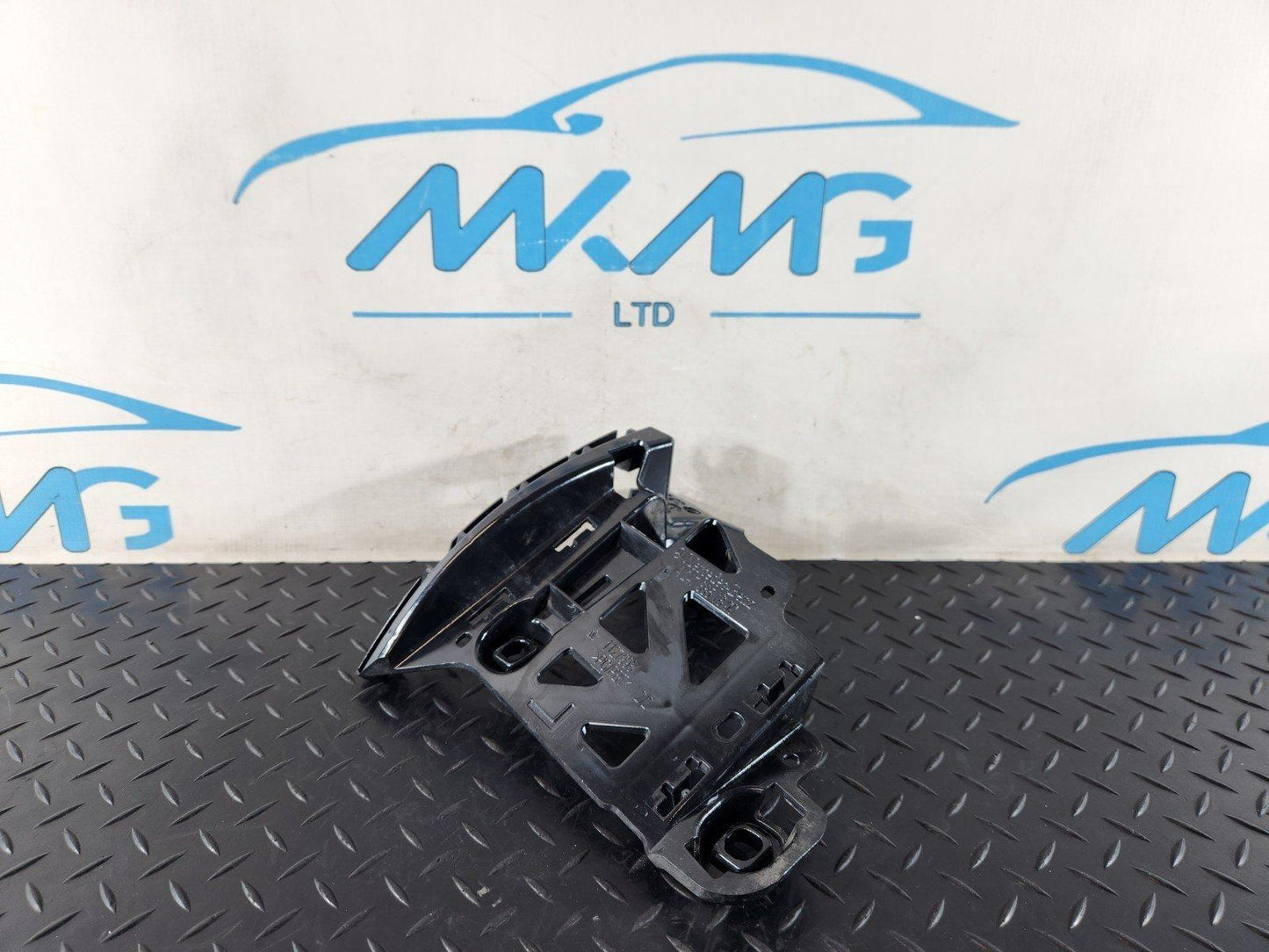19-ON MERCEDES BENZ B CLASS W247 REAR BUMPER BRACKET LEFT A2478851800