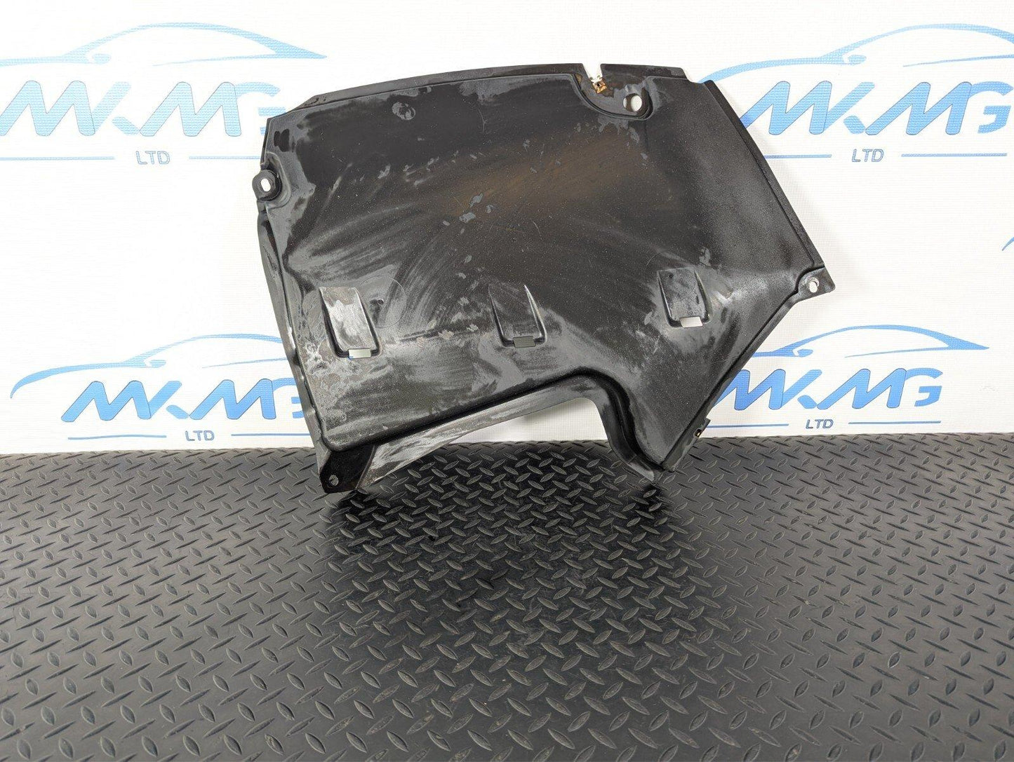 16-19 AUDI A4 B9 OEM REAR RIGHT SIDE O/S BODY UNDER TRAY SHIELD COVER 8W0825219A