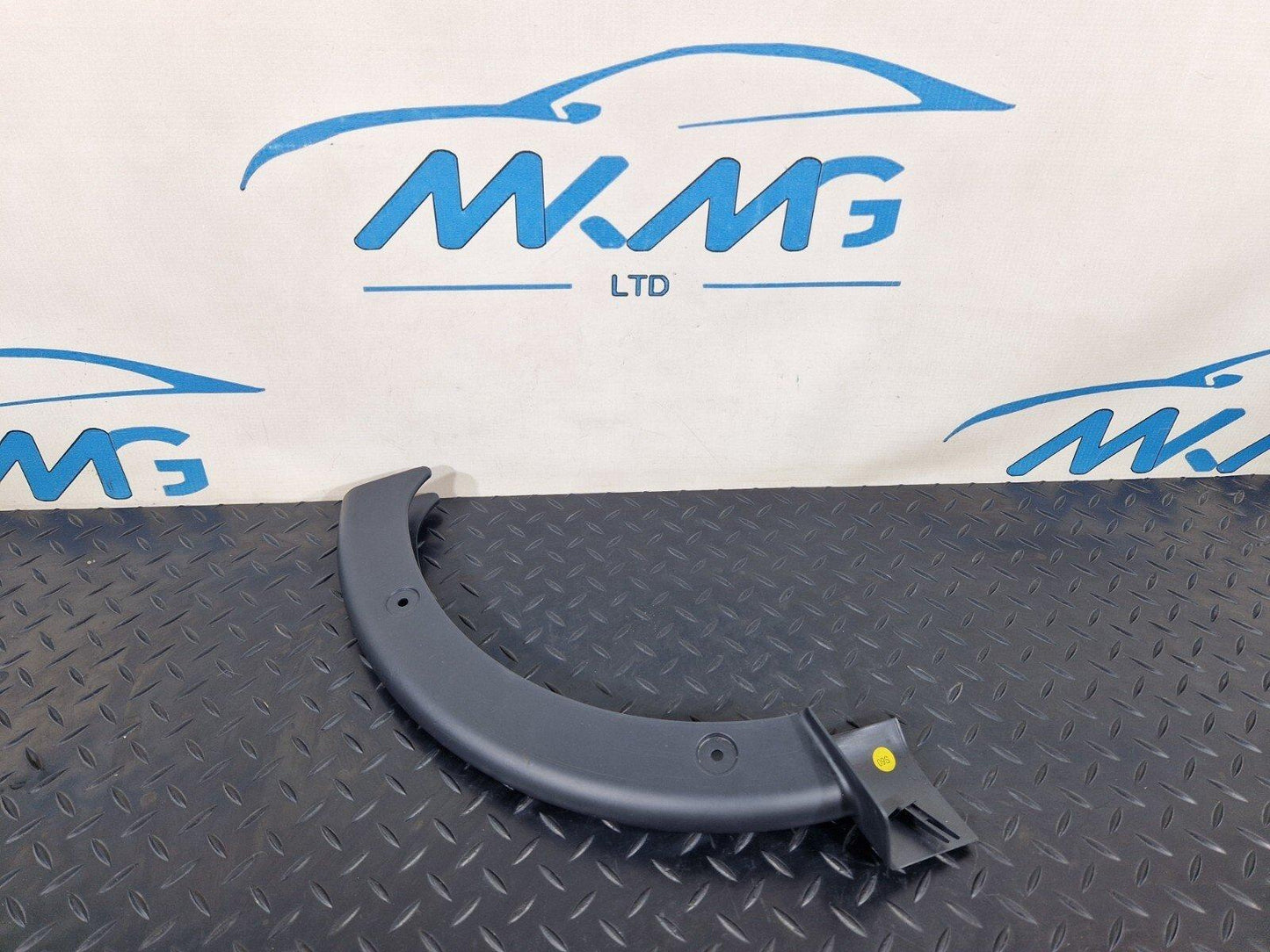 16-19 AUDI A4 B9 S-LINE GENUINE BOOT LID RIGHT SIDE HINGE TRIM COVER 8W5971822