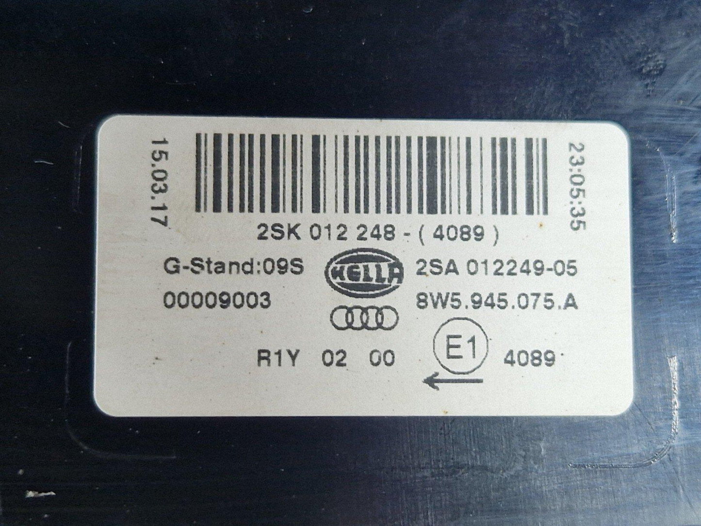 16-19 AUDI A4 B9 SALOON REAR LEFT N/S/R INNER BOOTLID LIGHT 8W5945075A
