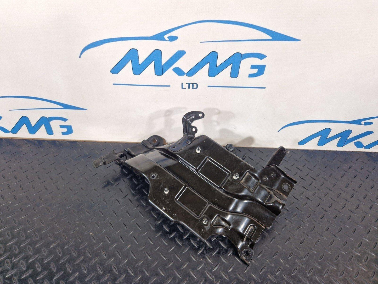 19-ON MERCEDES BENZ A CLASS EQ W177 ENGINE BAY SUPPORT BRACKET A2475450700