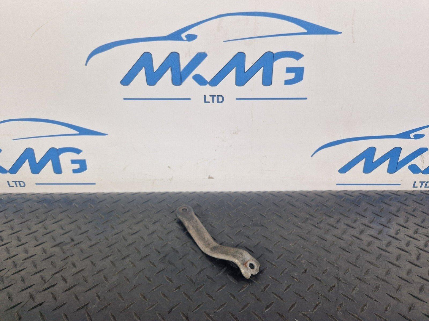 14-21 MERCEDES BENZ C300h W205 TURBO SUPPORT BRACKET A6510962840