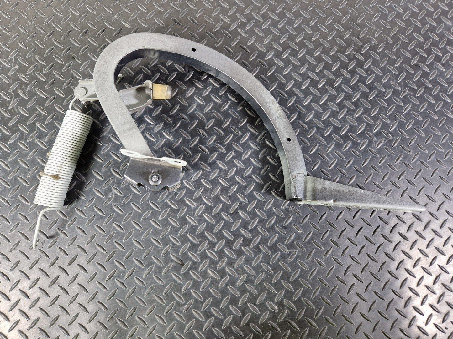 16-19 AUDI A4 B9 GENUINE PASSENGER REAR LEFT BOOTLID HINGE IN GREY 8W5827305A