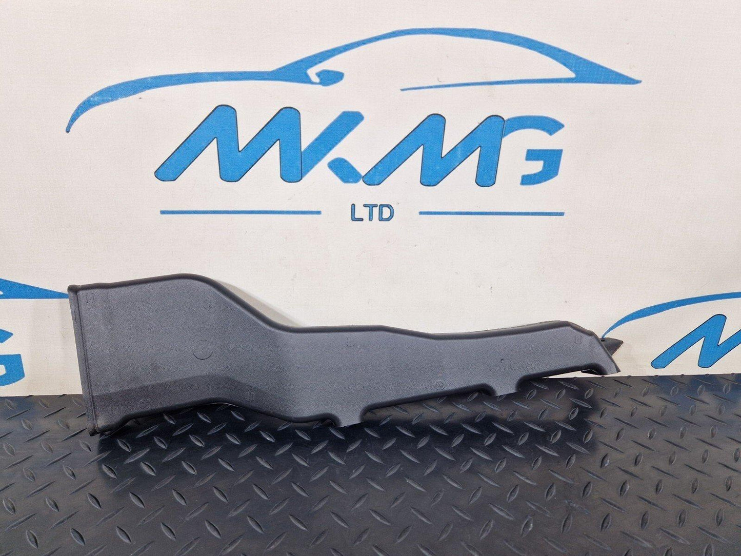 18-ON MERCEDES BENZ SPRINTER W907 OEM AIR DUCT A9078311400