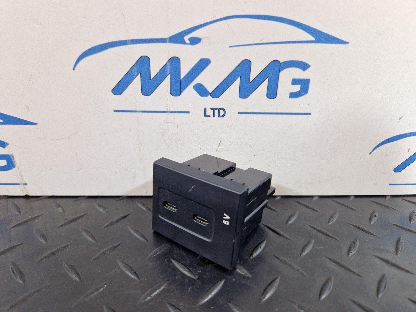 18-ON MERCEDES A CLASS W177 DOUBLE TWIN USB TYPE C POWER CHARGING PORTS SOCKETS