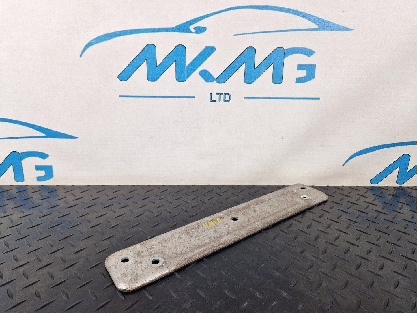 10-17 AUDI A8 4H REAR UNDERBODY SUPPORT REINFORCEMENT BRACE PLATE 4H0803805B