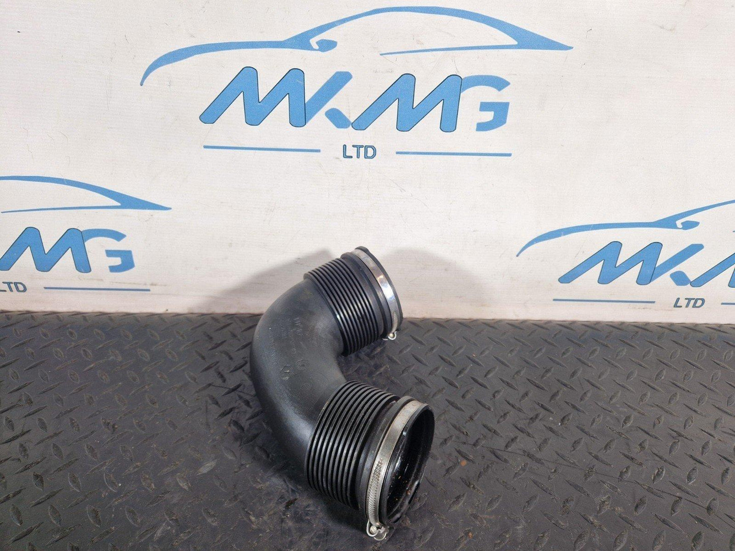 16-20 AUDI Q7 4M GENUINE AIR INTAKE PIPE HOSE 059129616B