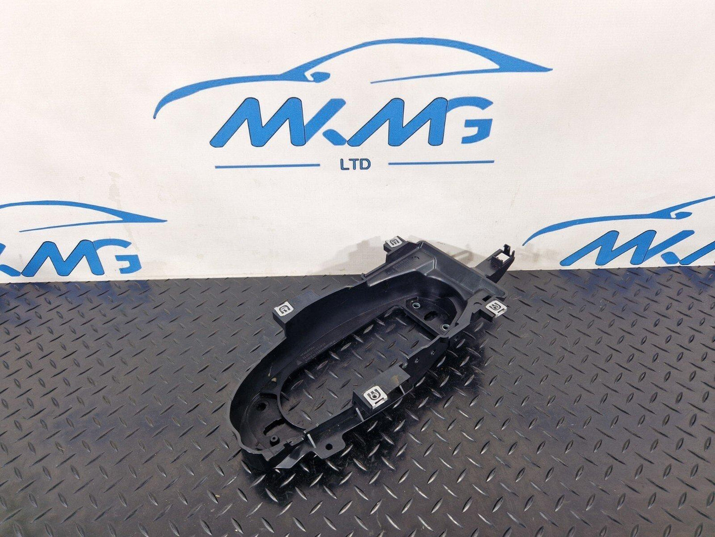 16-19 AUDI A4 B9 AVANT GENUINE GEARSTICK MOUNTING PLATE BRACKET 8W0863531