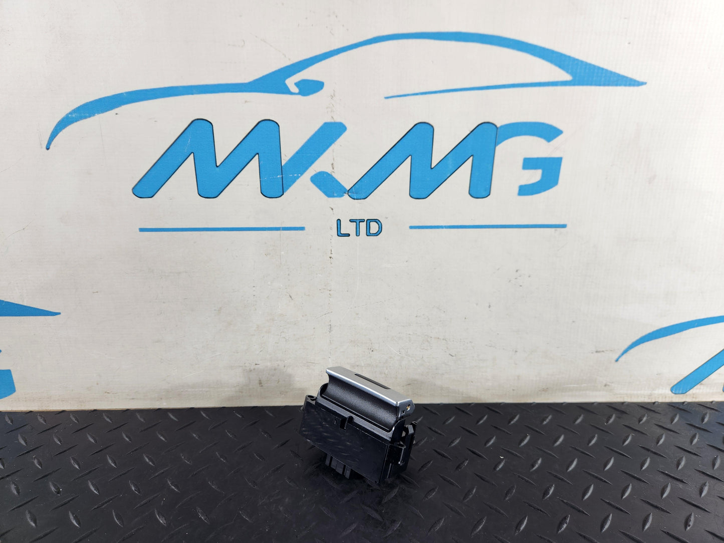 Land Rover Range Rover Evoque SUV Parking Brake Control Switch K8D22B623AA