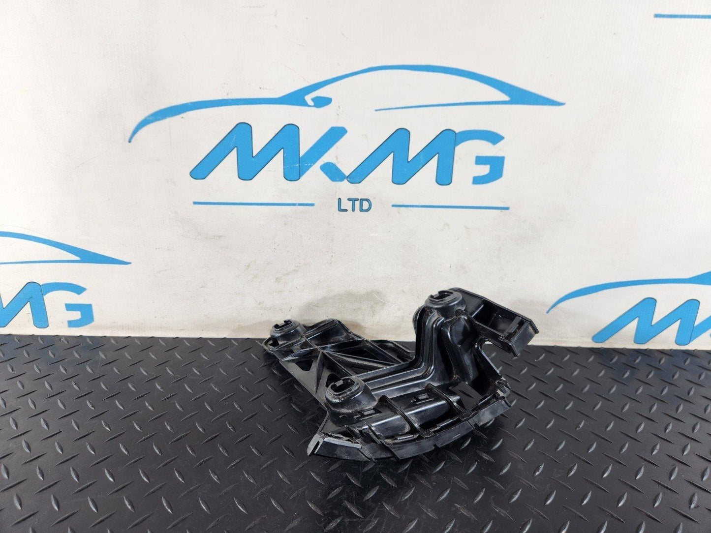 19-ON MERCEDES BENZ B CLASS W247 REAR BUMPER BRACKET LEFT A2478851800