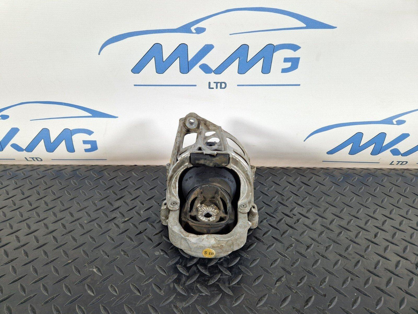 16-19 AUDI A4 AVANT B9 GENUINE LEFT PASSENGER SIDE ENGINE MOUNT 4M0199371FH