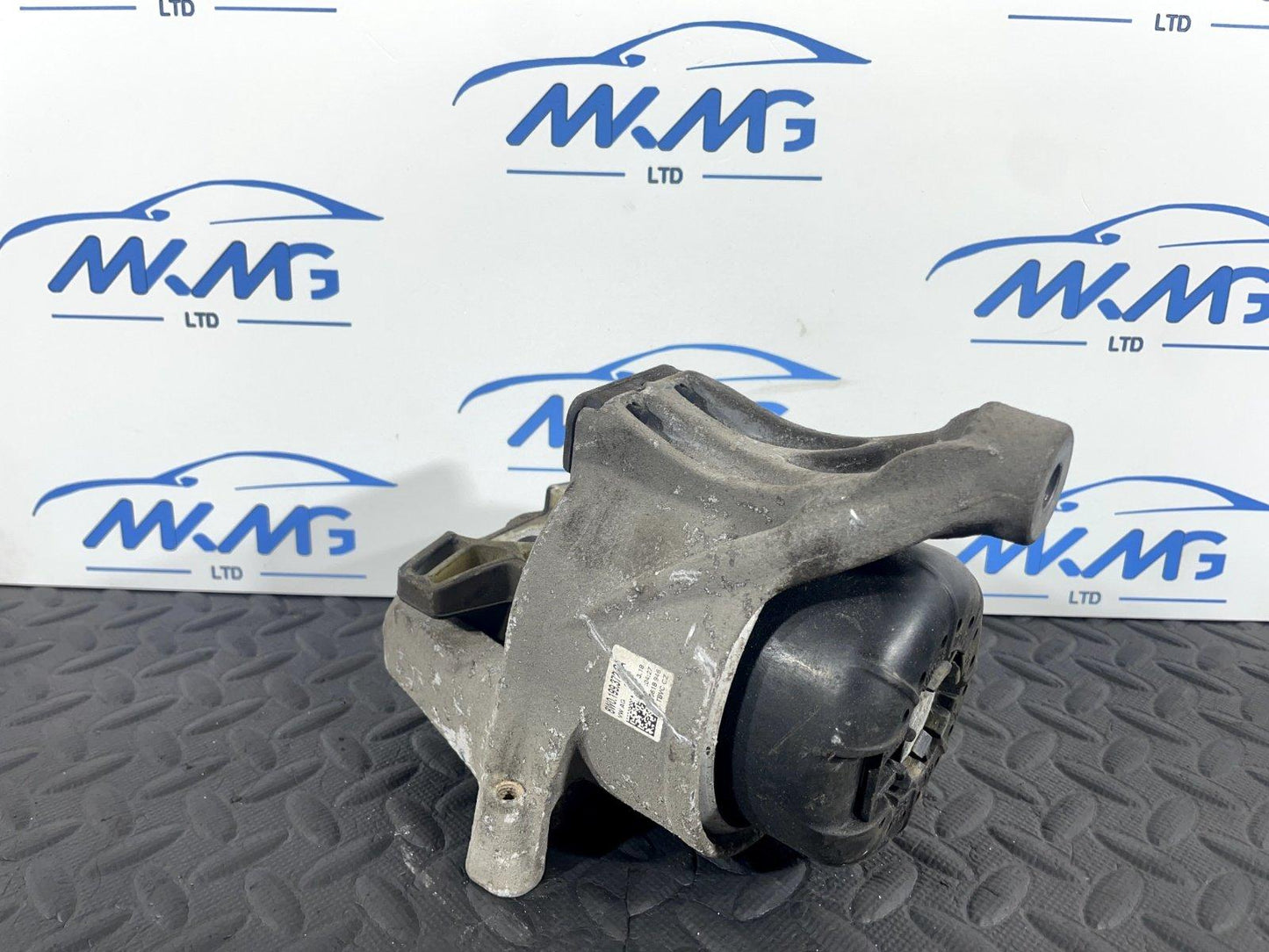 16-19 AUDI A4 B9 1.4 TFSI CVNA PETROL FRONT RIGHT SIDE ENGINE MOUNT 8W0199372CA